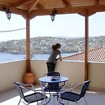 Hydroussa Apartments バトシ